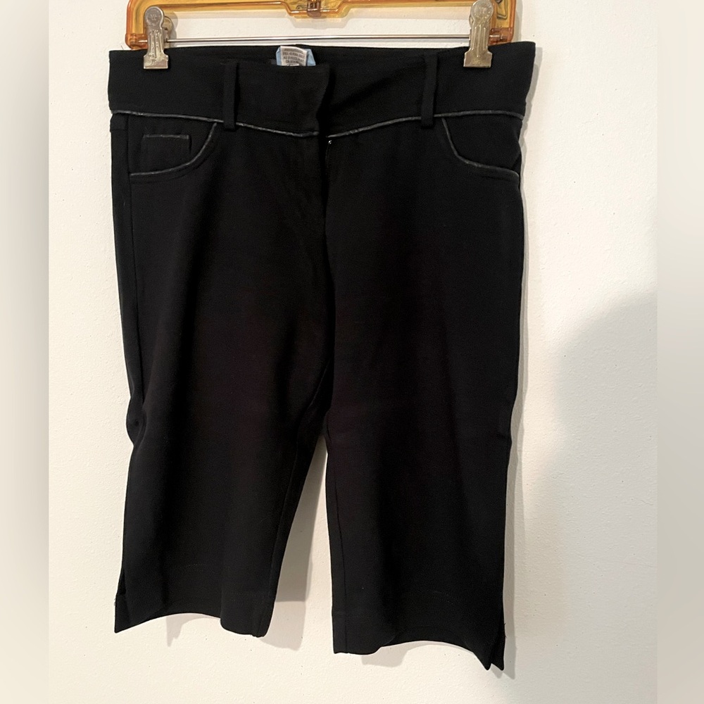 Cache’ Classic Black Women's Shorts. Size 4